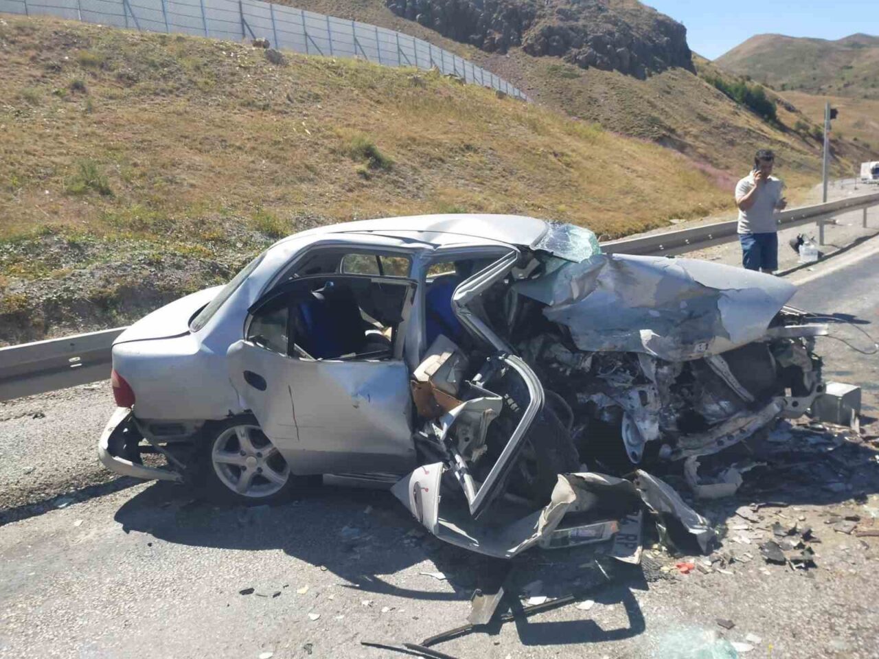 Erzincan’ın Refahiye ilçesinde dün iki otomobilin çarpışması sonucu meydana gelen