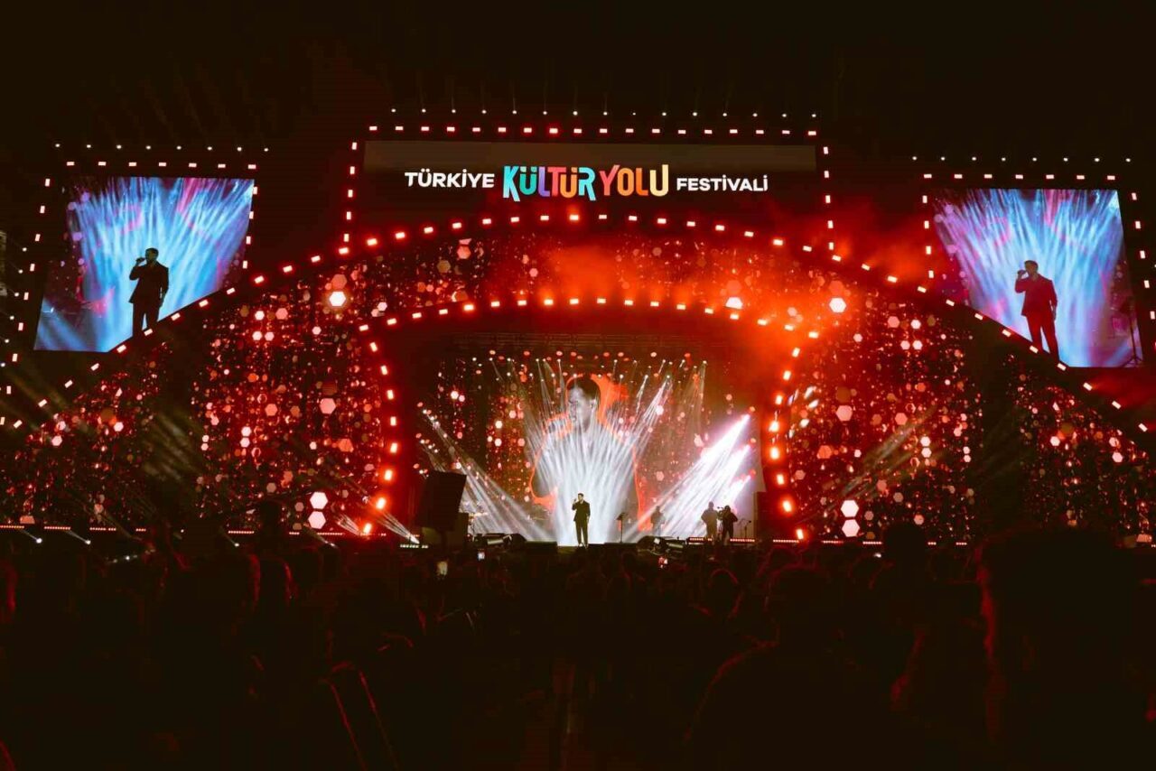 Erzurum Kültür Yolu Festivali’nin yedinci gününde sahne alan Siyam özgün