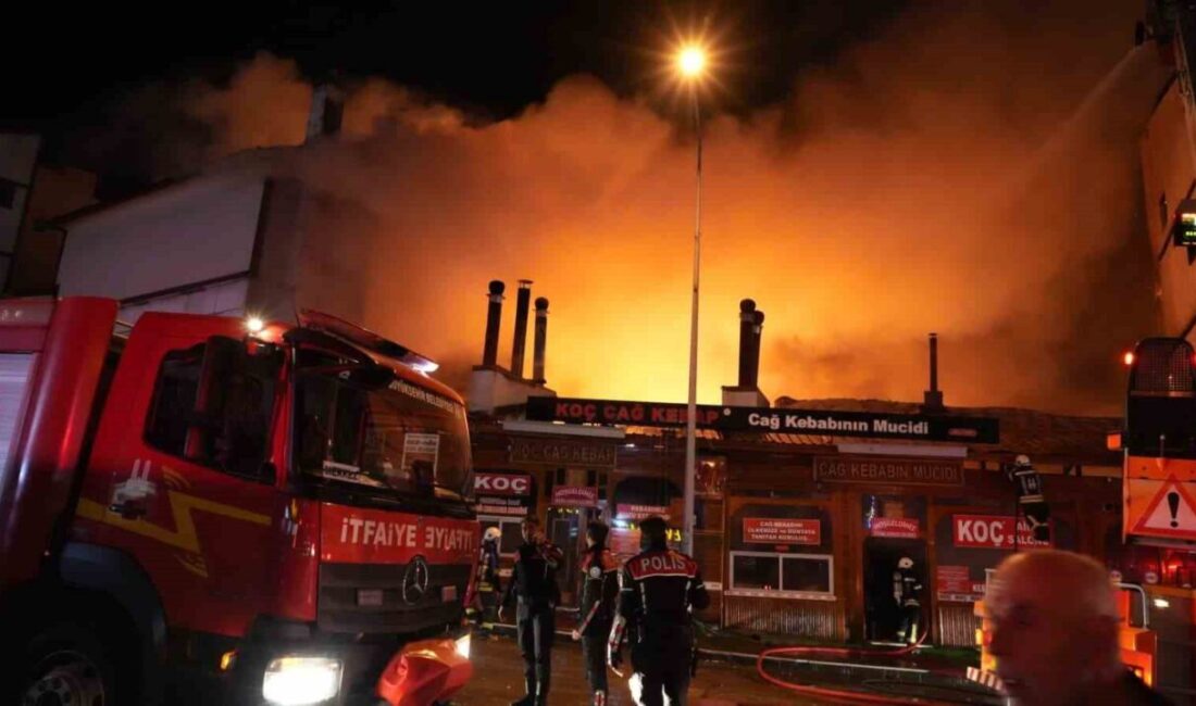 Erzurum’un Yakutiye ilçesi Kongre Caddesi’nde bulunan cağ kebabı dükkanlarında çıkan