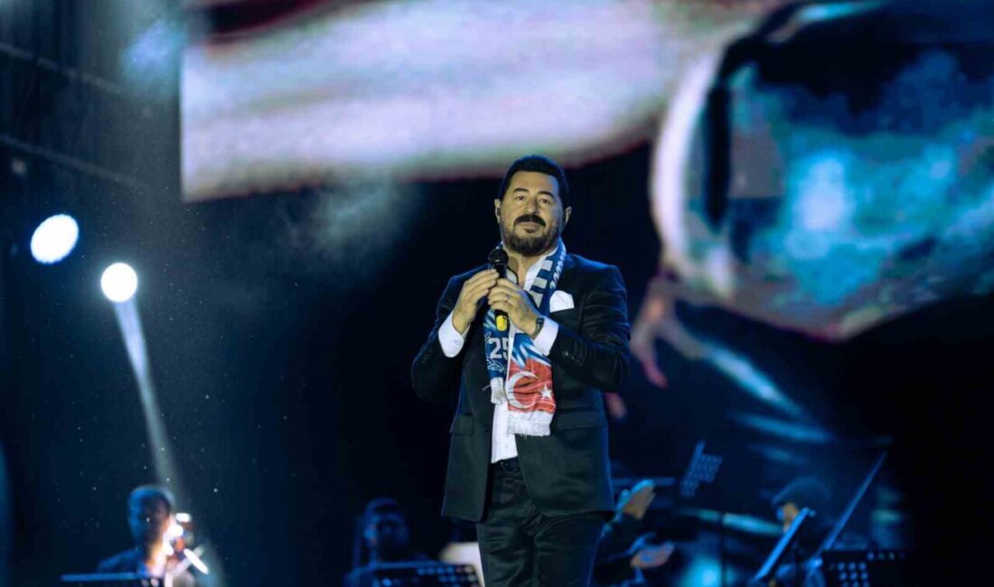 Erzurum Kültür Yolu Festivali’nin son gününde sahne alan ünlü şarkıcı