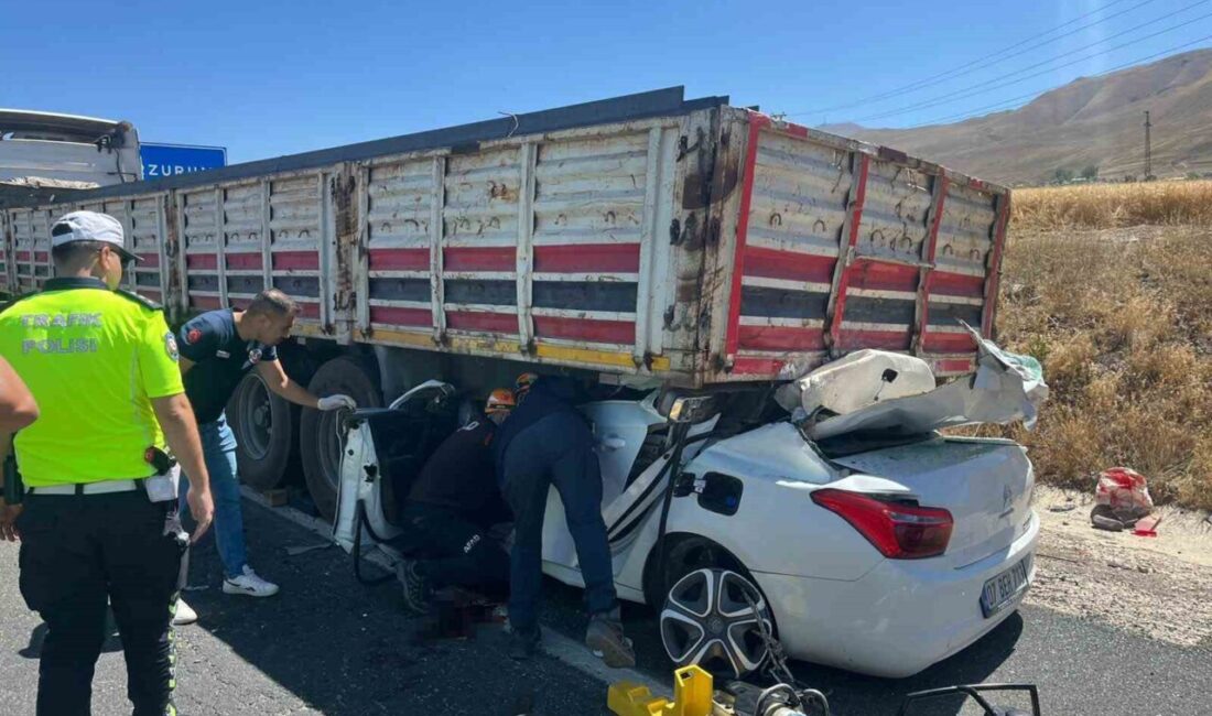 Erzurum’da meydana gelen trafik kazasında, park halindeki tıra arkadan çarpan