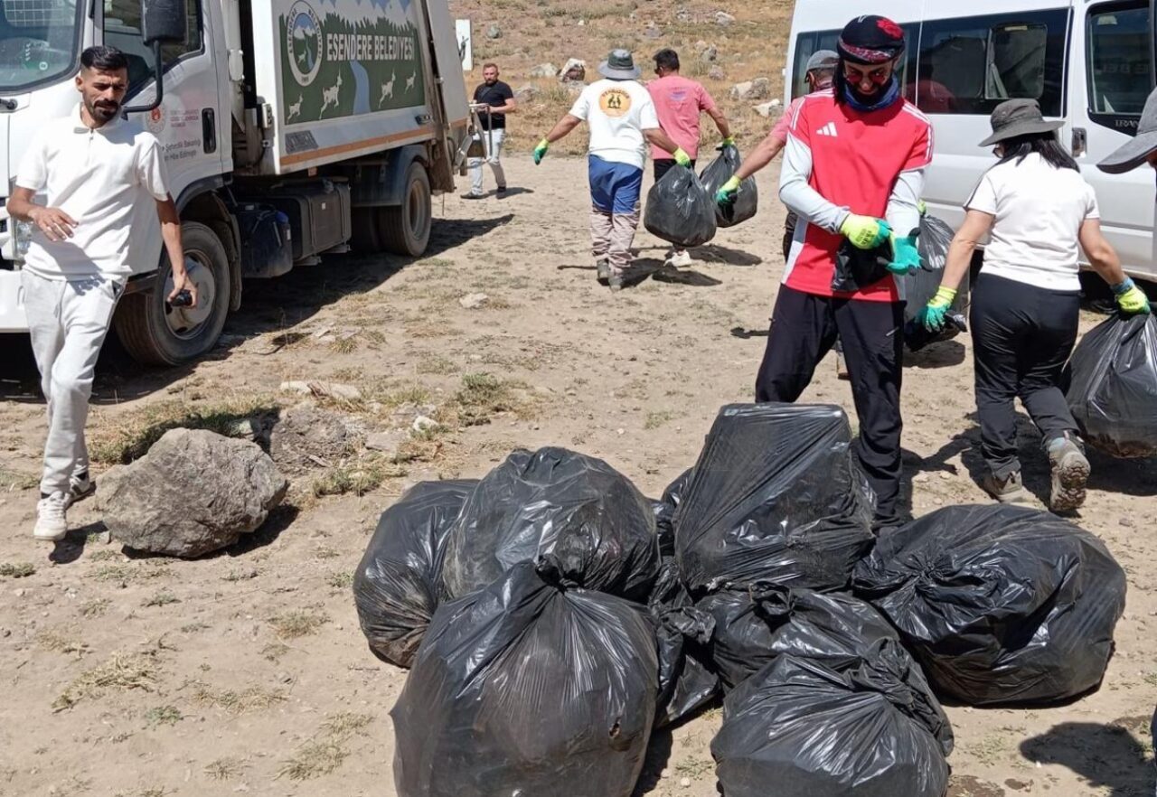 HAKKARİ (İHA) – Hakkari’nin Yüksekova ilçesine bağlı Esendere Belediyesi ile