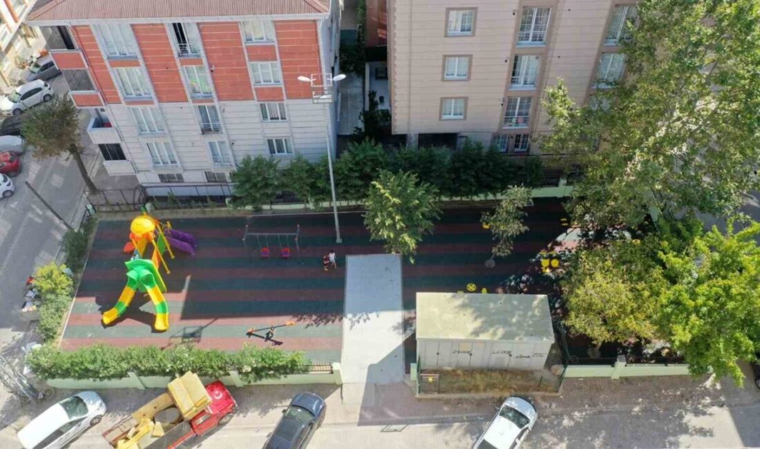 Esenyurt Süleymaniye Mahallesi’nde bulunan Karanfil Parkı, baştan sona yenilenerek modern