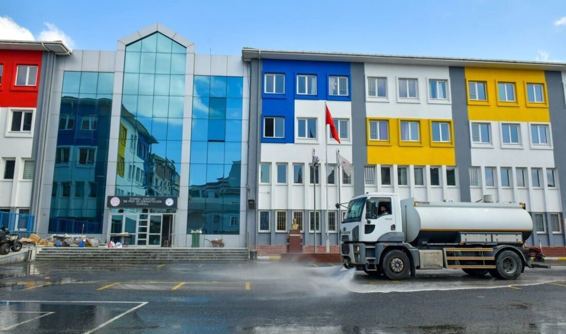 Esenyurt Belediyesi, yeni eğitim öğretim yılı öncesi ilçedeki devlet okullarında