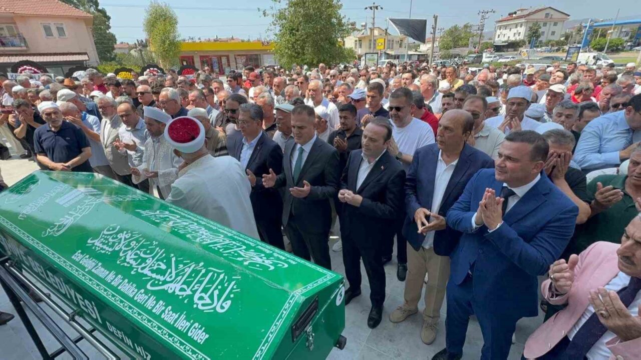 Fethiye’de yolun karşısına geçmeye çalıştığı sırada bir otomobilin çarpması sonucu