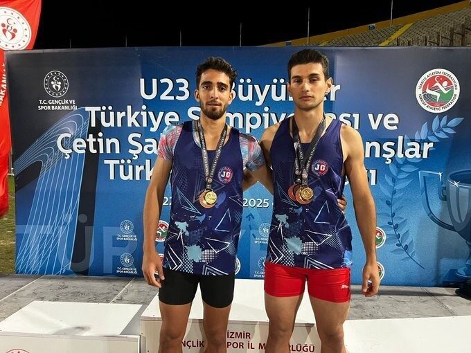 Eskişehir Gençlik ve Spor İl Müdürlüğü, Eskişehirli sporcuların şampiyonluğunu kutladı.