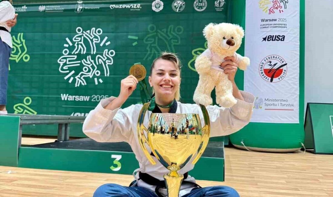 Anadolu Üniversitesi Sporcusu olan Dünya ve Avrupa taekwondo şampiyonu Gülsena