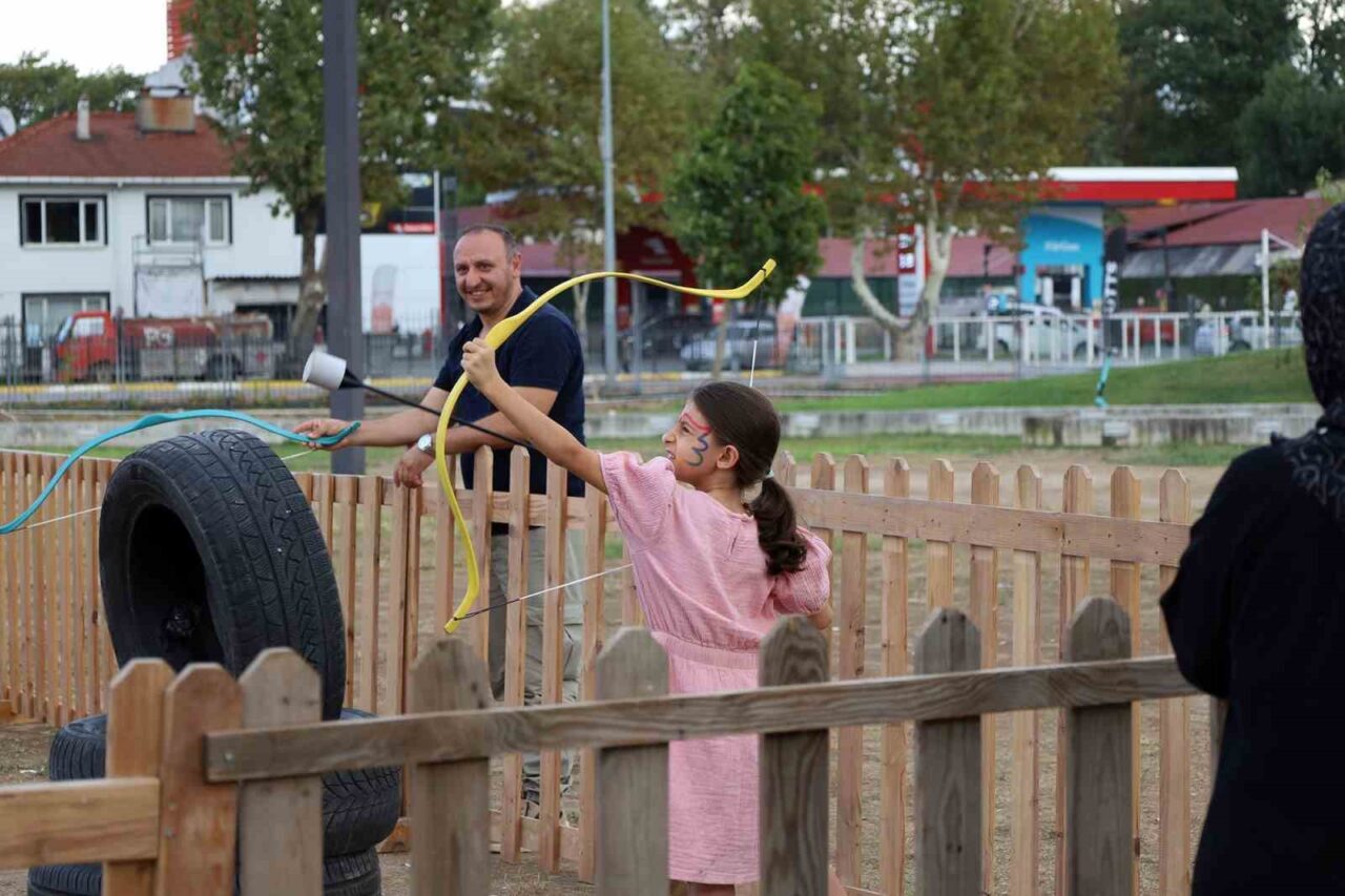 Sakarya Büyükşehir Belediyesi’nin Millet Bahçesi’nde düzenlediği Etnospor Sakarya Günleri, ilk