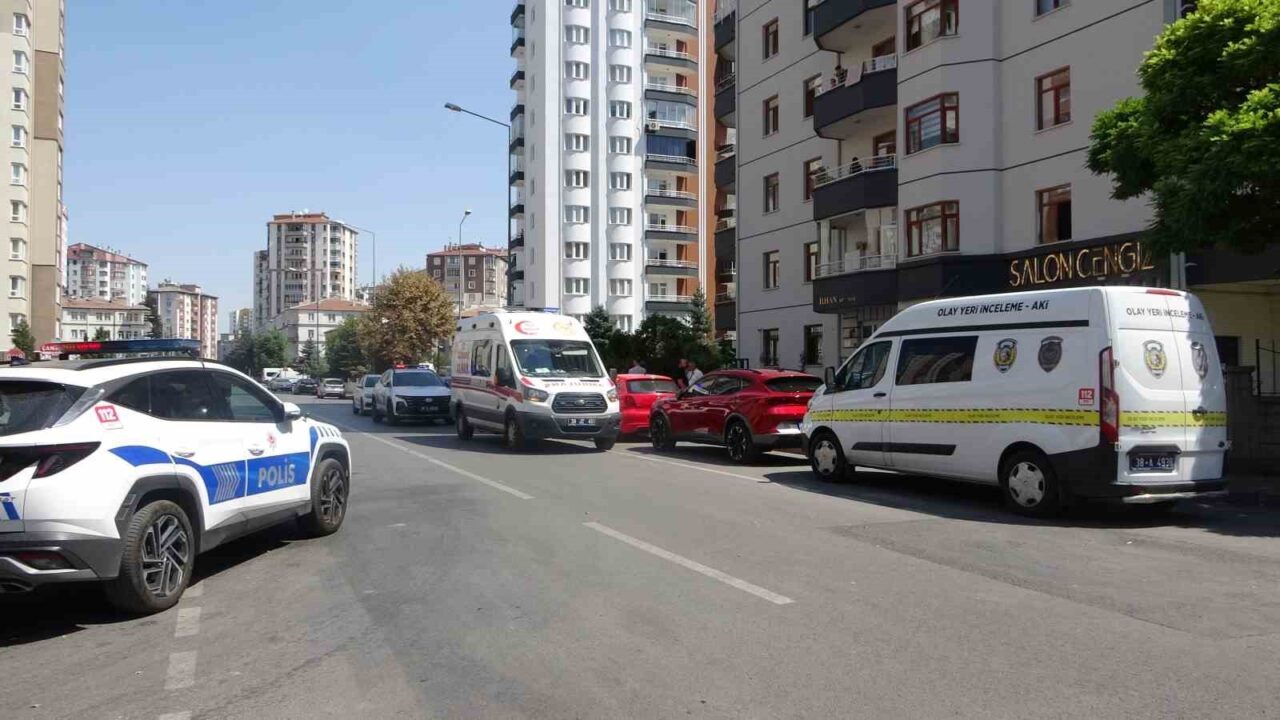 Kayseri’nin Melikgazi ilçesinde 45 yaşındaki şahıs, evinde tabancayla vurulmuş halde