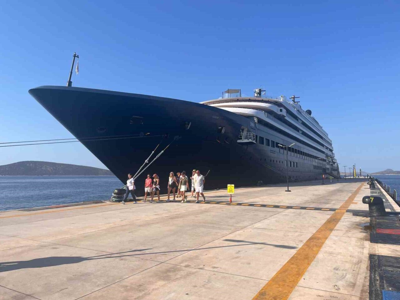 190 metre boyundaki lüks yolcu gemisi “Evrima” 279 yolcuyla Bodrum’a