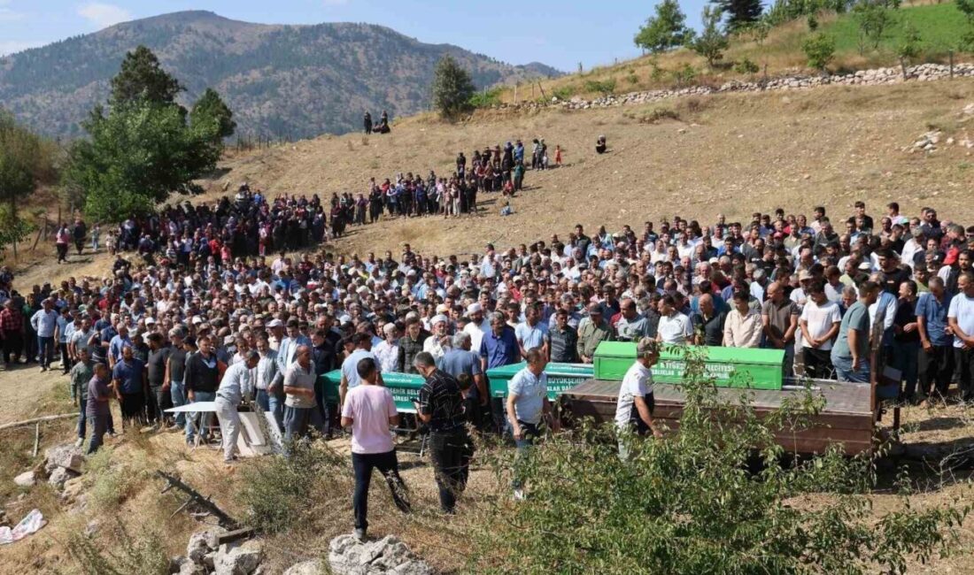 Adana’nın Kozan ilçesinde yaklaşık 70 metrelik uçuruma yuvarlanan otomobilde hayatını