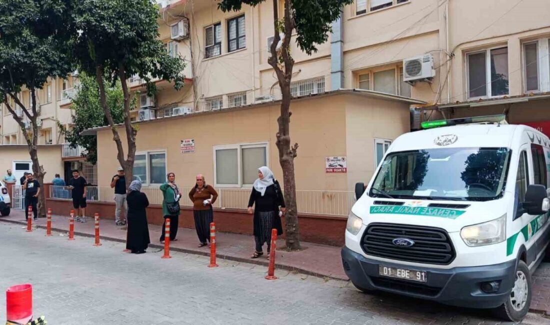 Adana’nın Kozan ilçesinde yaklaşık 70 metrelik uçuruma yuvarlanan otomobilde hayatını