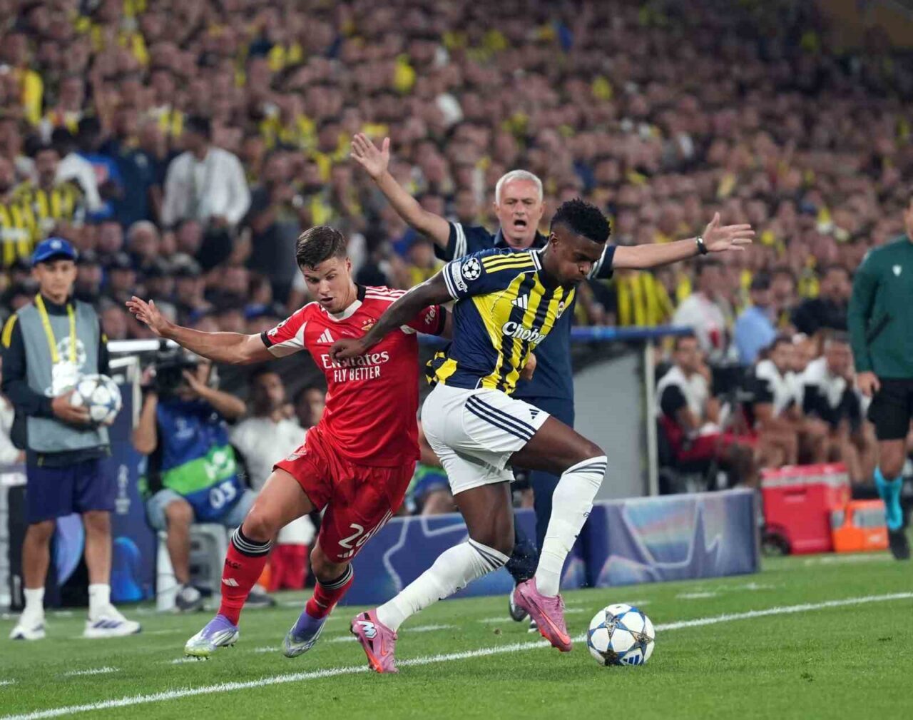 Fenerbahçe, UEFA Şampiyonlar Ligi Play-Off Turu ilk maçında evinde karşılaştığı