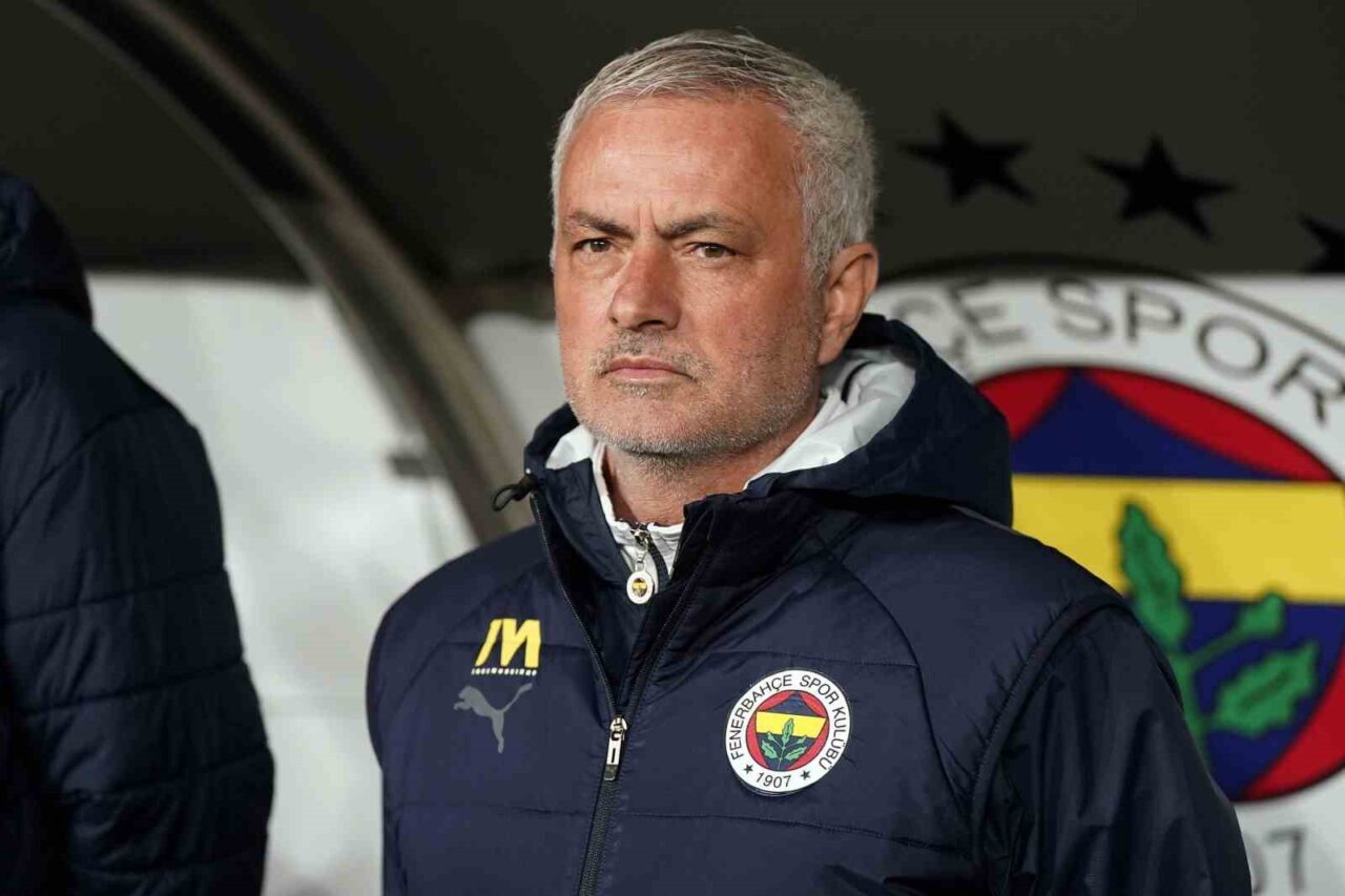 Fenerbahçe, Teknik Direktör Jose Mourinho ile yollarını ayırdı. Deneyimli teknik