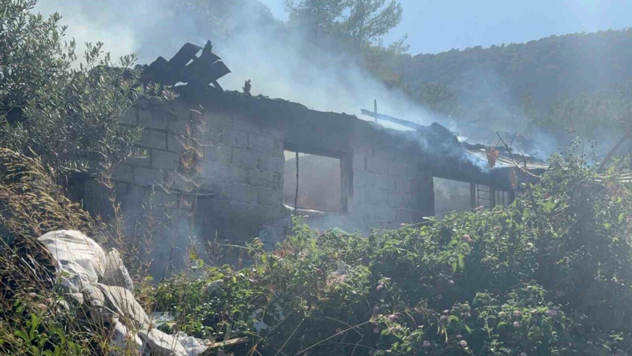 Muğla’nın Fethiye ilçesinde madde bağımlısı olduğu iddia edilen genç, ailesiyle