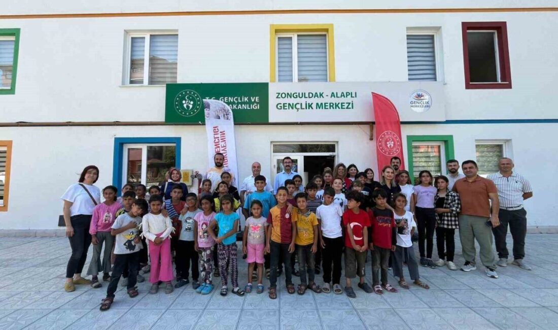 Türkiye’nin çeşitli illerinden fındık toplamak için Zonguldak’ın Alaplı ilçesine gelen