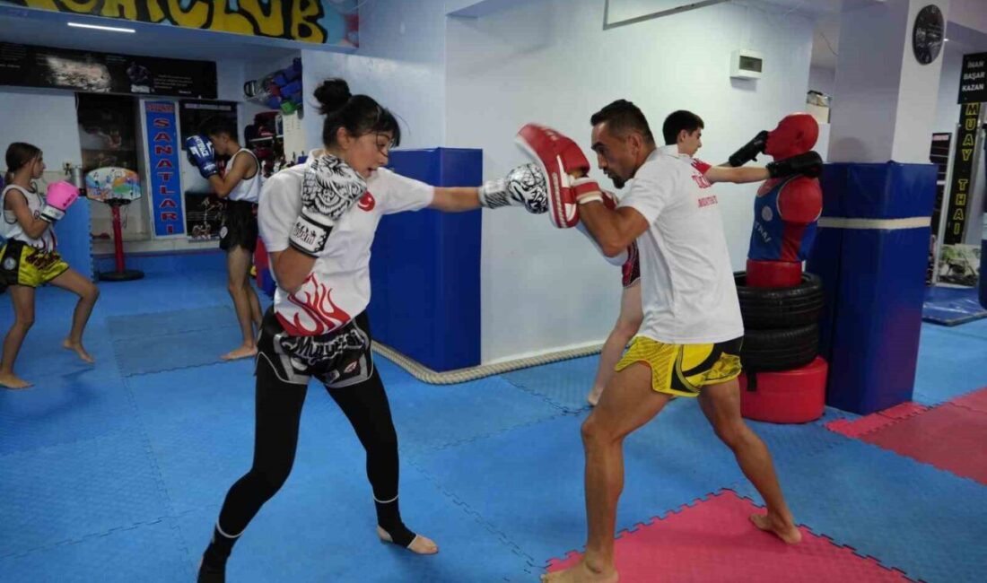 İstanbul Sultangazi’de bulunan spor salonunda gençler şampiyonluklara hazırlanıyor. ’Bu mahallede