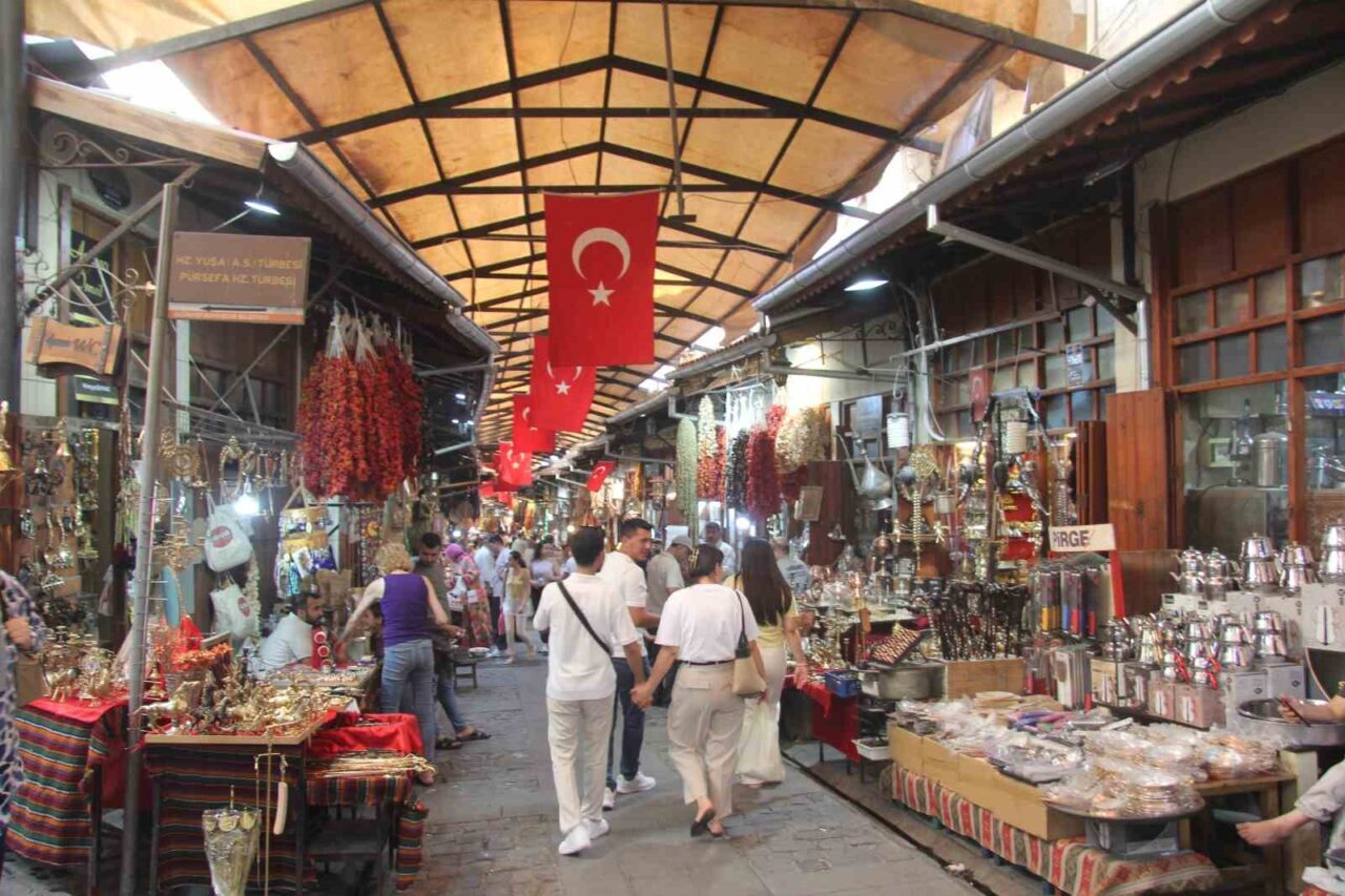 Tarihi mekanları ve gastronomisiyle Türkiye’nin önemli turizm merkezlerinin önde gelen