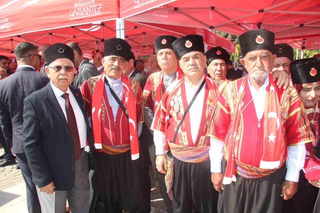 Gaziantep’te 30 Ağustos Zafer Bayramı’nın 103’üncü yılı nedeniyle düzenlenen programlar