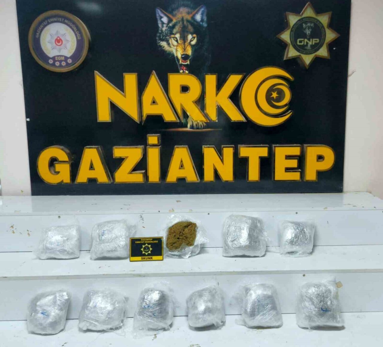 Gaziantep’te polis ekiplerince narkotik suçlarla mücadeleye yönelik yapılan operasyonda 5