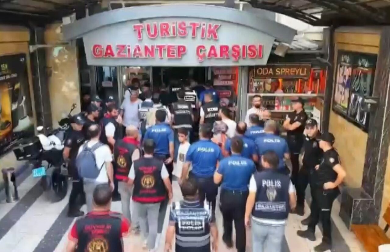 Gaziantep’te kaçakçılığın takibi ve ruhsatsız iş yerlerine yönelik operasyonda 23