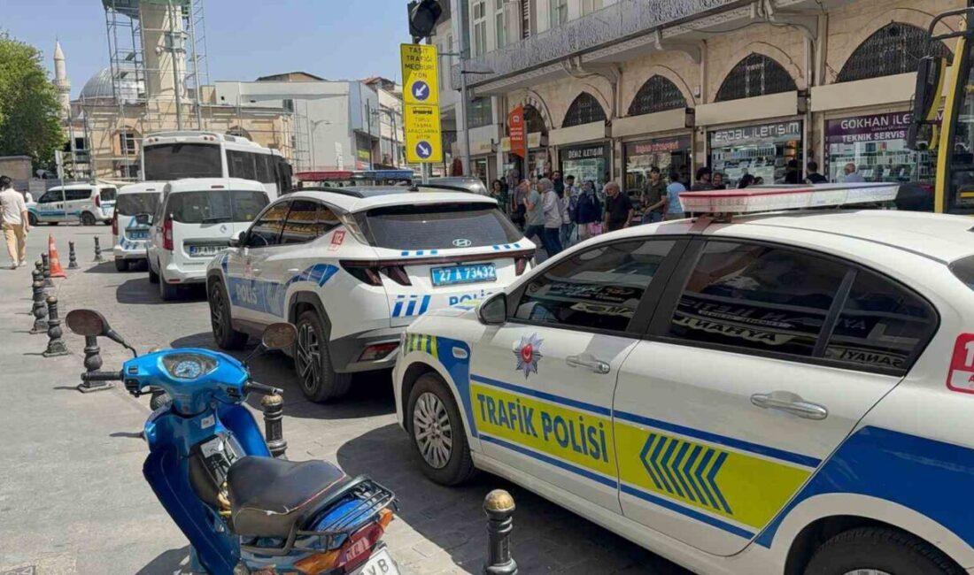 Gaziantep’te cep telefonu kaçakçılarına yönelik dev operasyon başlatıldı. Toplam 100