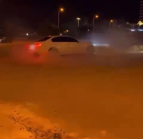 Gaziantep’te araç ve yaya trafiğine açık caddede drift atarak tehlike