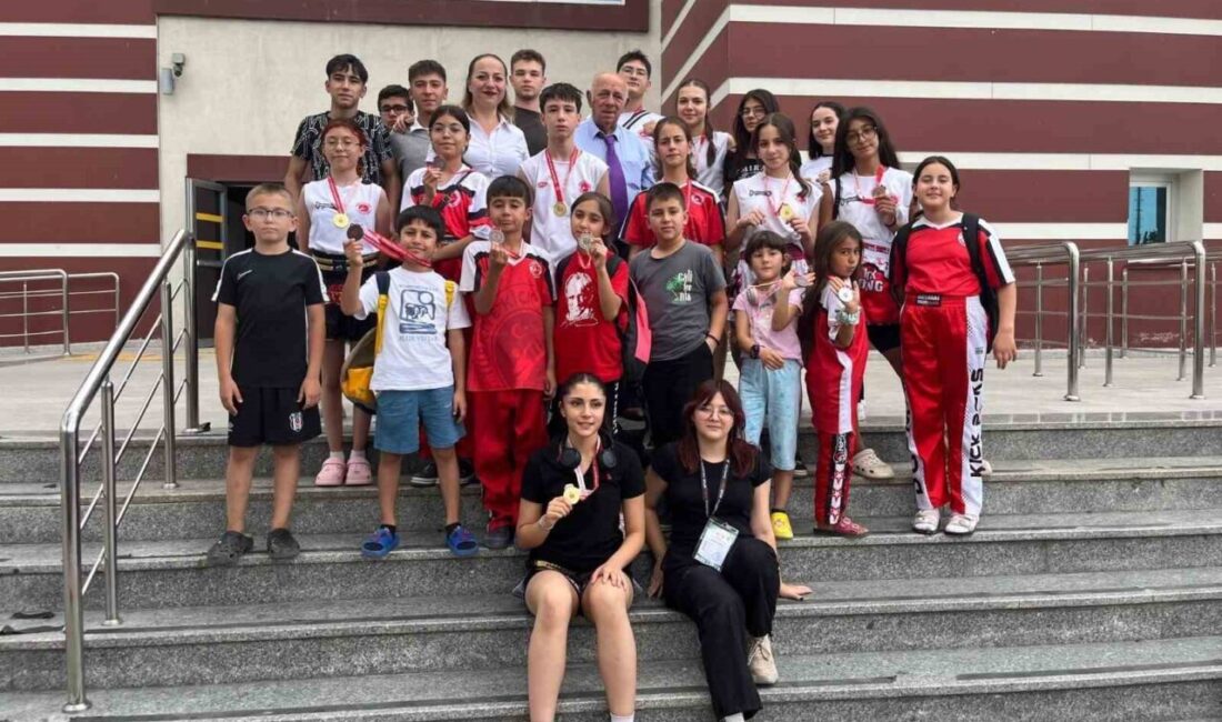 Kütahya’nın Gediz ilçesinde, Antrenör Ezgi Şebnem Hoşgör eşliğinde turnuvalara hazırlanan