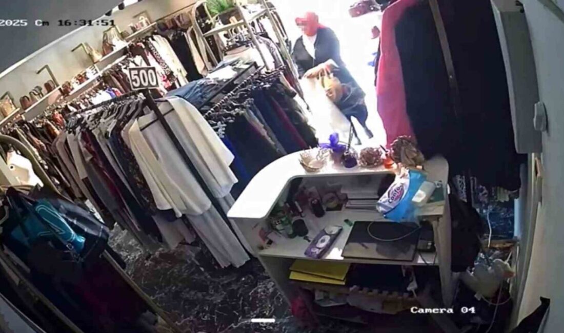 Bursa’nın İnegöl ilçesinde faaliyet gösteren bir giysi mağazasında yaşanan hırsızlık