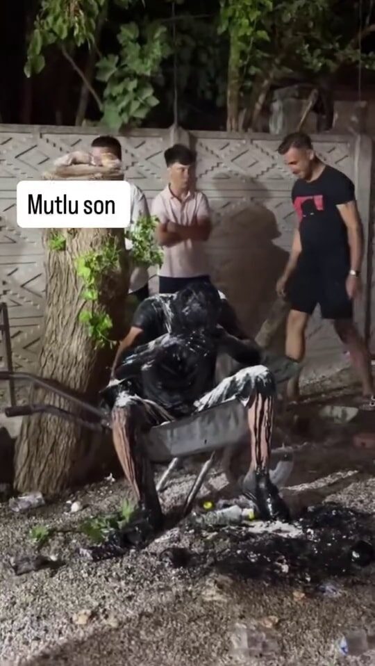 Sakarya’nın Akyazı ilçesinde düğün sonrası damadın üstüne un ve yağ