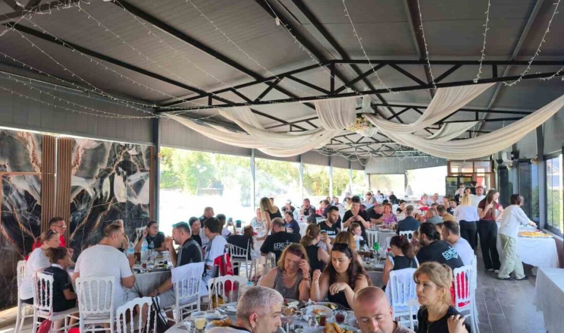 Gemlik Beşiktaşlılar Derneği, dernek başkanı Durmuş Ergül ve dernek üyeleri