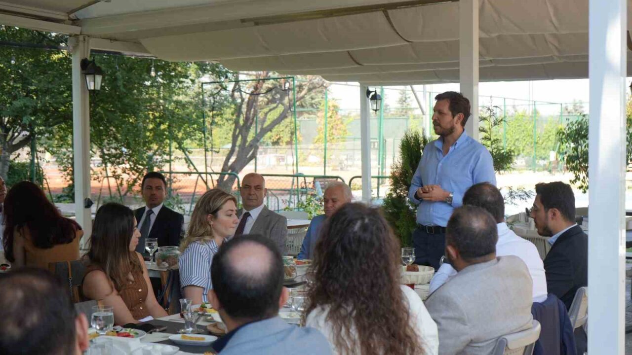 TOBB Eskişehir Genç Girişimciler Kurulu (GGK) tarafından düzenlenen tanışma toplantısı,