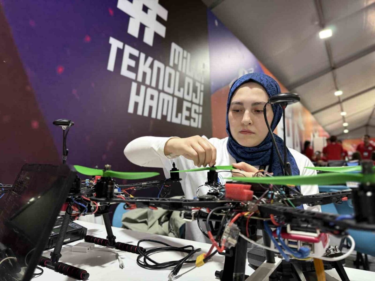 Türkiye’nin en büyük teknoloji festivali TEKNOFEST çerçevesinde düzenlenen Sürü İnsansız