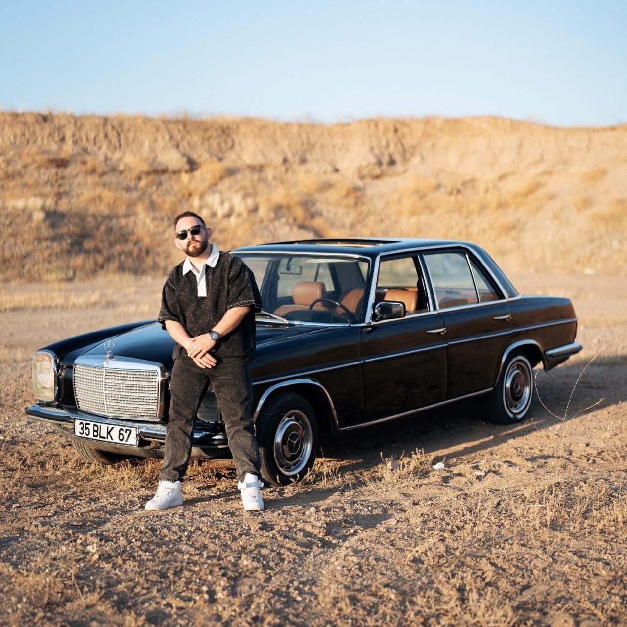 İsviçre Basel doğumlu Türk rap sanatçısı ve söz yazarı İlkay