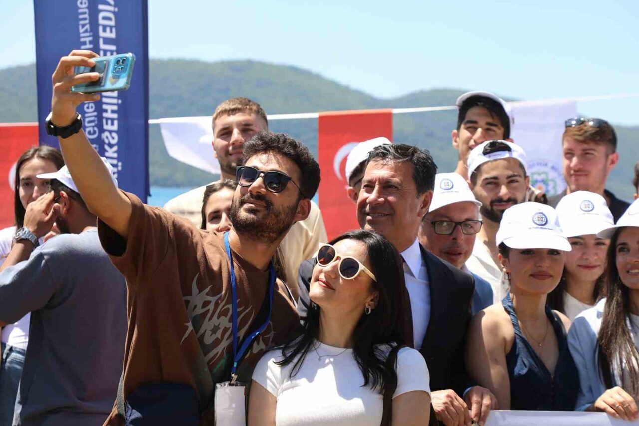 Gençlerin sesi artık Büyükşehir’de daha gür çıkacak. Muğla Gençlik Meclisi