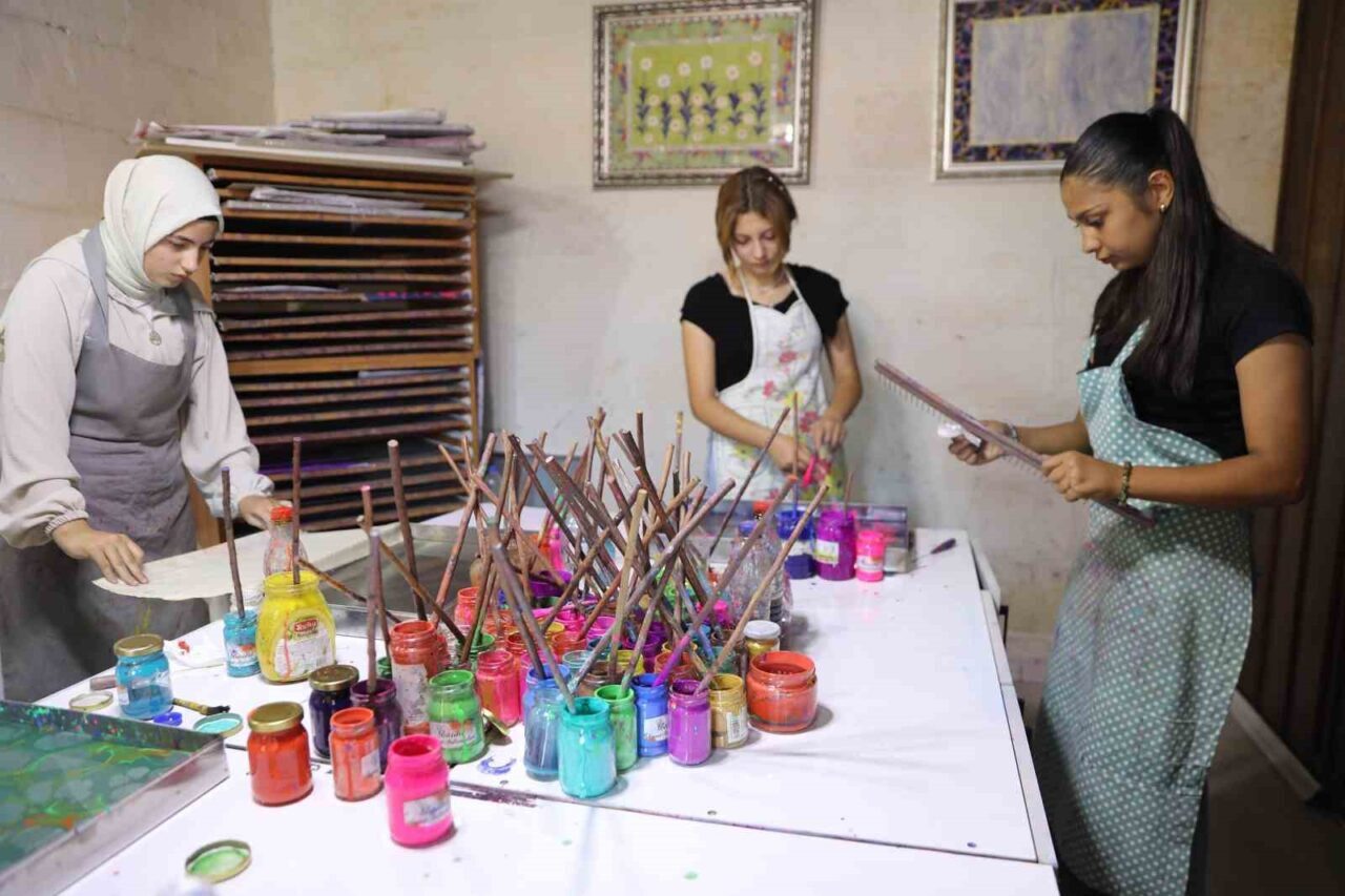Haliliye Belediyesi, gençleri sanatla buluşturmaya devam ediyor. Belediye bünyesinde hizmet