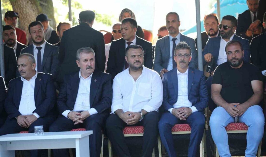 Büyük Birlik Partisi Genel Başkanı Mustafa Destici, partisinin programında yaptığı