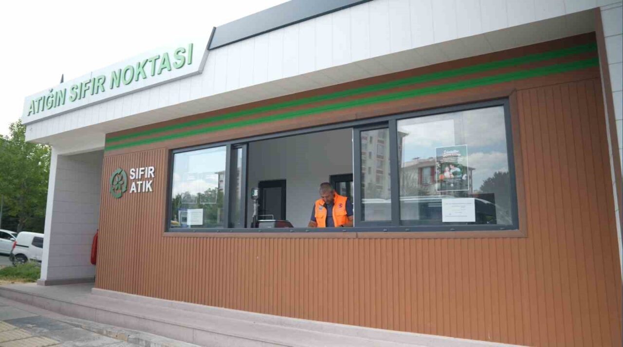 Gölbaşı Belediyesi, vatandaşları geri dönüşüme teşvik etmek amacıyla ‘Dönüştür, Hediye