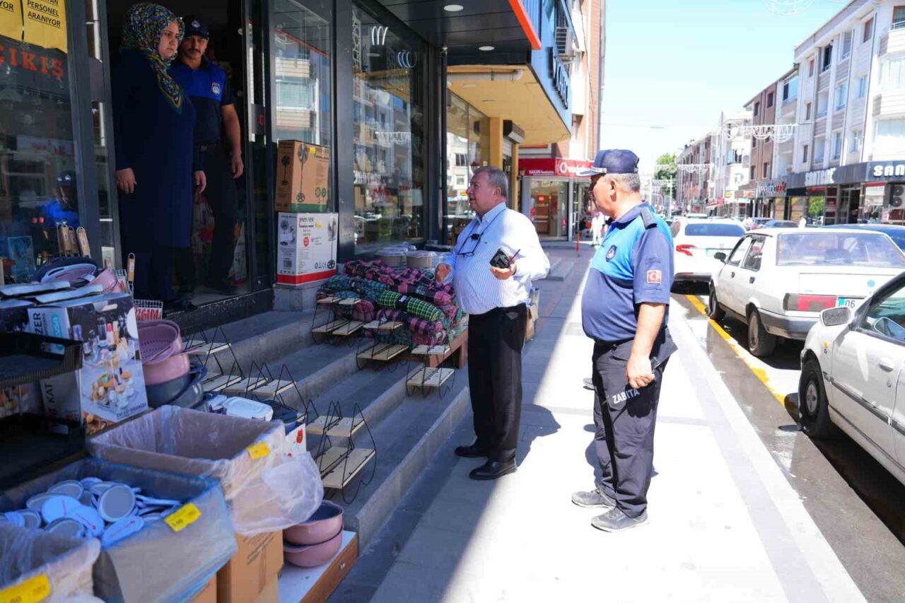 Gölbaşı Belediyesi Zabıta Müdürlüğü ekipleri, vatandaşların güvenli ve rahat bir