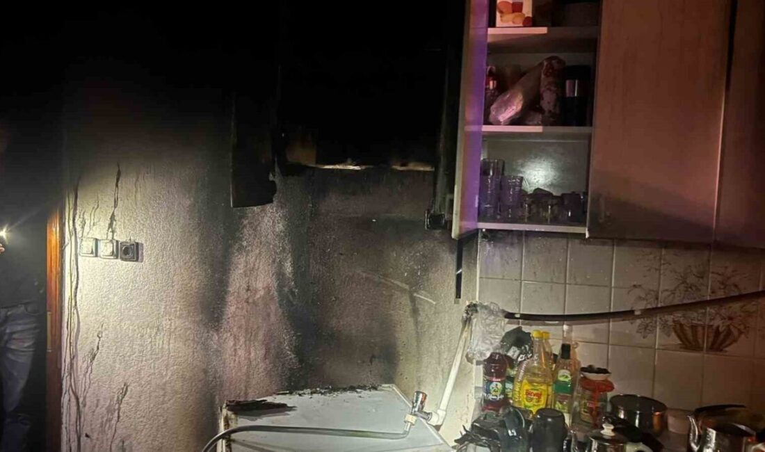 Balıkesir’in Gönen ilçesine bağlı Muratlar Mahallesi’nde meydana gelen ev yangını,