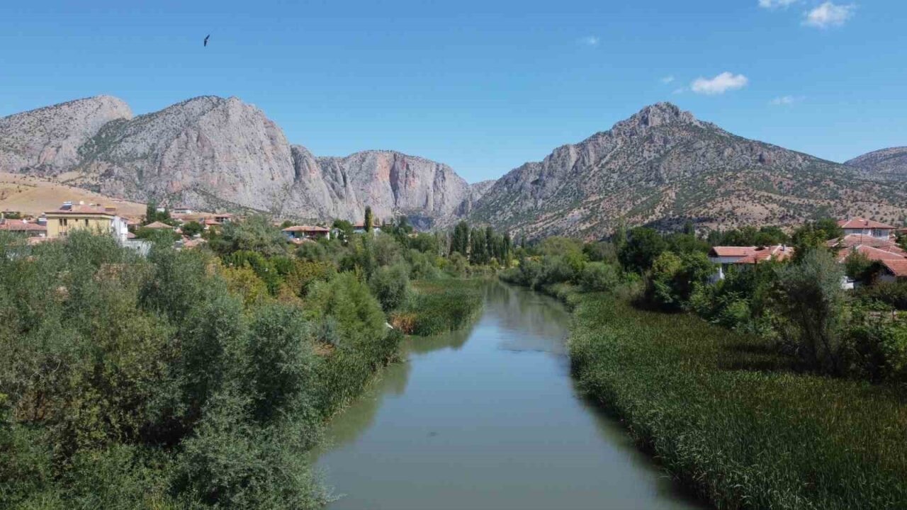 Yozgat’ta bulunan ve görüntüsü ile hayran bırakan Kazankaya Kanyonu, ziyaretçilerini