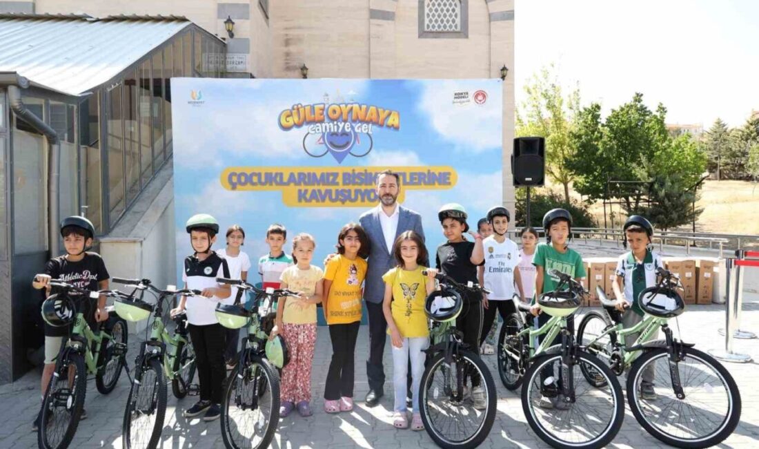 Konya Büyükşehir Belediyesi’nin “Güle Oynaya Camiye Gel” projesi kapsamında şehir