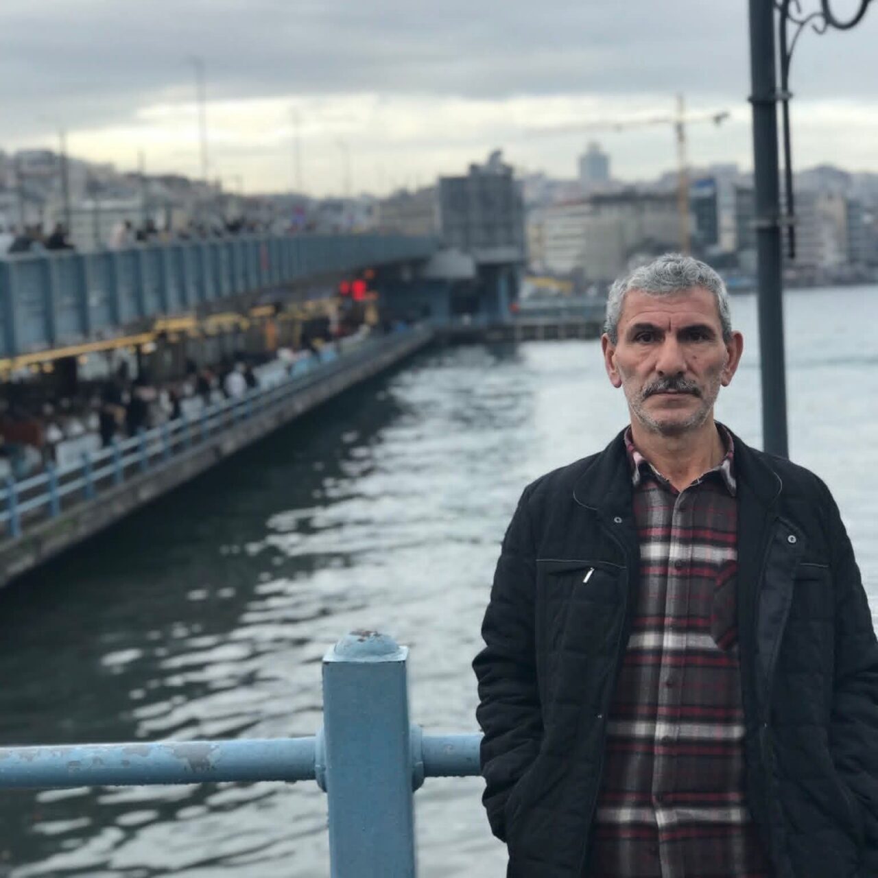 Gümüşhane’nin Kürtün ilçesinde sürücüsünün direksiyon hakimiyetini kaybettiği panelvan, yaklaşık 150