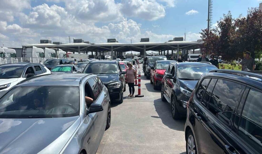 Yaz tatilini Türkiye’de geçiren gurbetçiler, memleketlerinden ayrılmanın hüznüyle Avrupa’ya dönüş