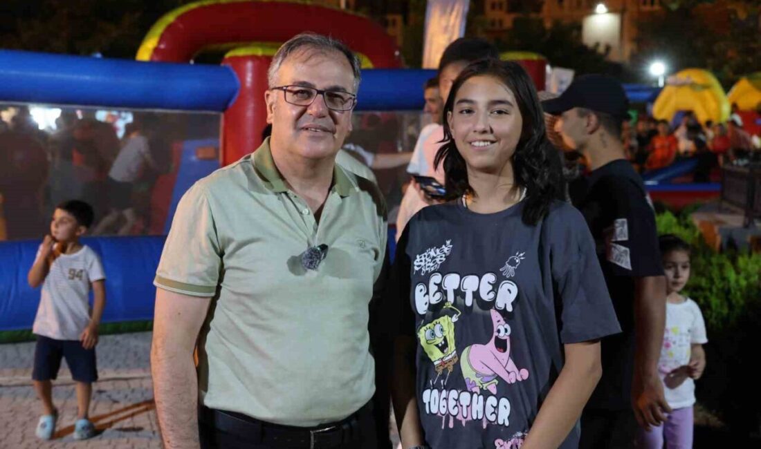 Hacılar Belediyesi; yaz aylarında ilçe sakinlerine ve misafirlere kültür ve