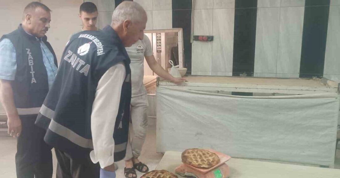 Hakkari Belediyesi ekipleri, kent genelinde işletmelere yönelik yaptığı denetimlerde hijyen