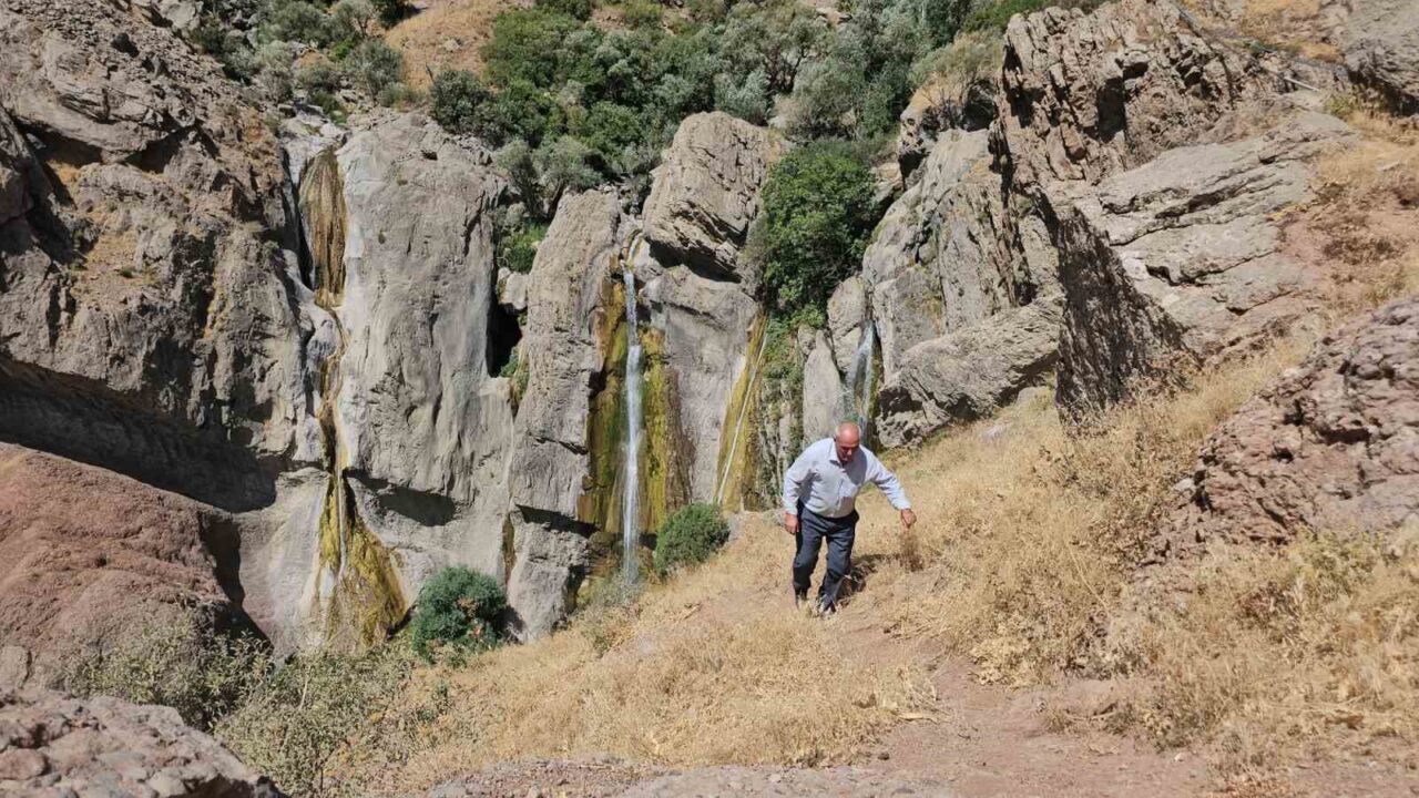 Hakkari’ye gelen doğaseverler, son yıllarda doğa turizmiyle öne çıkan güzellikler