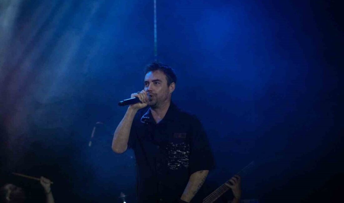 Hakkari’de düzenlenen “Bir Anadolu Şenliği” etkinlikleri çerçevesinde pop müziğinin sevilen