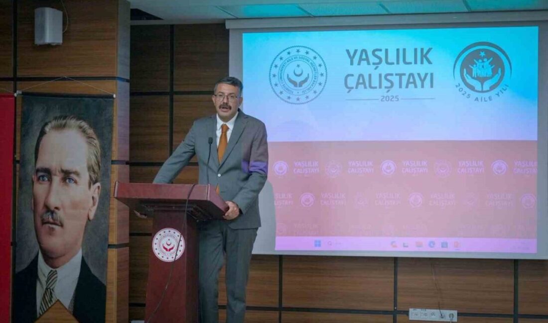 Aile ve Sosyal Hizmetler Bakanlığı tarafından Hakkâri’de “Yaşlılık Çalıştayı” gerçekleştirildi.