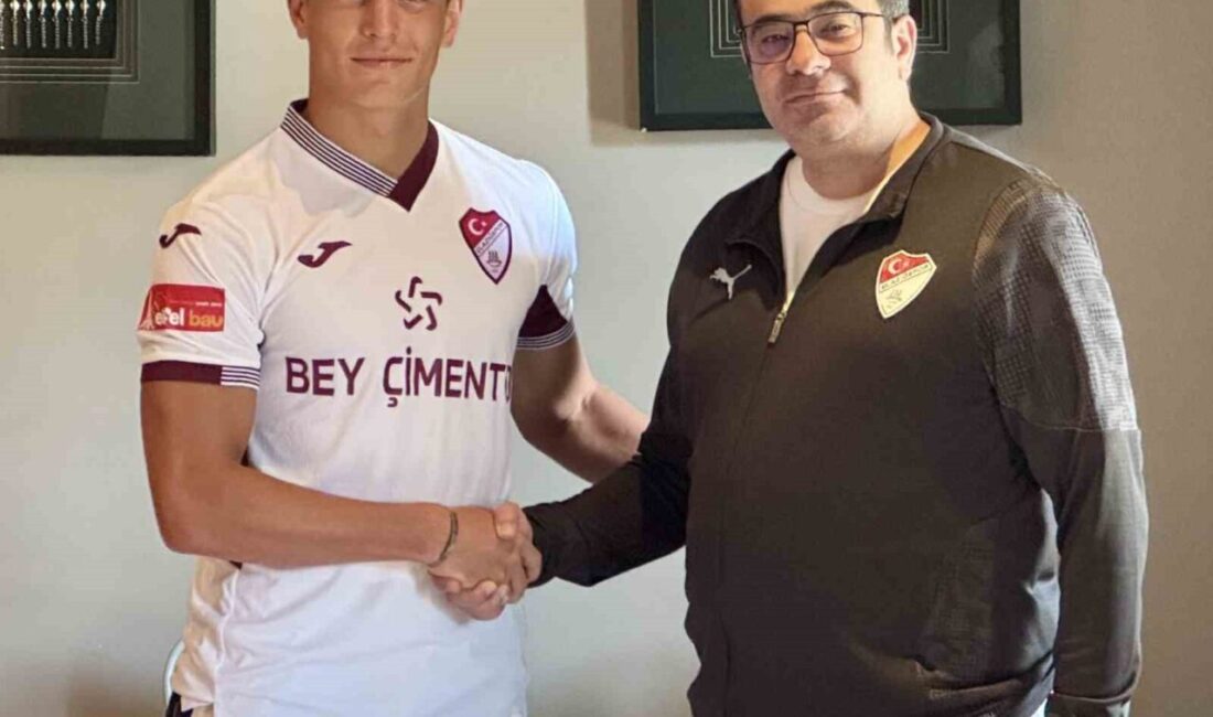 Elazığspor, sağ bek Haluk Mustafa Tan ile resmi sözleşme imzaladı.